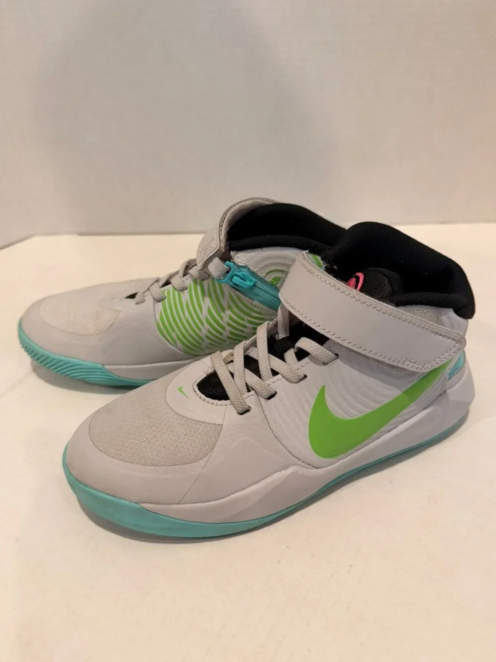 Nike Kids' Team Hustle D 9 basketball shoes